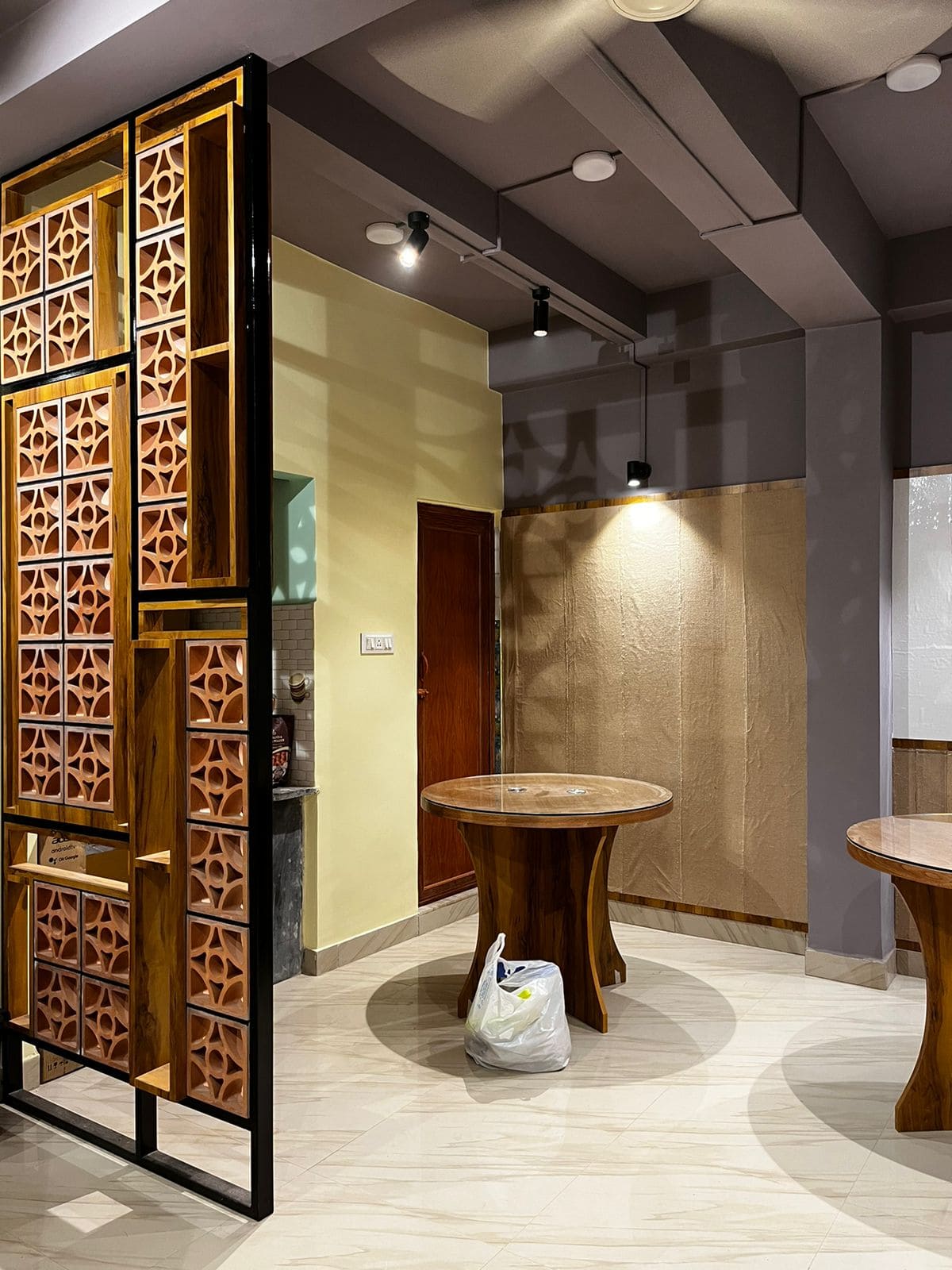 VIEW ENTERTAINMENT 8